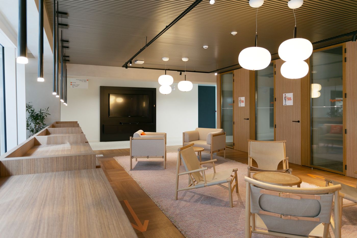 1.357 m² instapklare kantoren AAN station Gent-Sint-Pieters! - foto 5