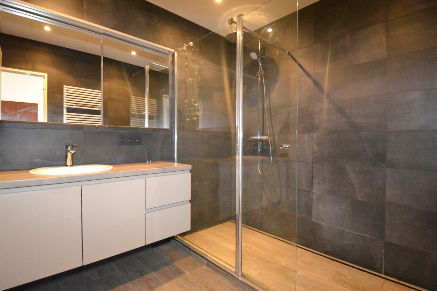 RUIM APP. MET 2 SLK, 2 TERRASSEN EN GARAGEBOX! - foto 5