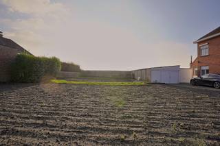 Nabij het centrum van Kalfort, vindt u dit mooi perceel bouwgrond voor het realiseren van een open bebouwing. Het perceel heeft een oppervlakte...