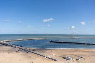 Cet appartement au huitième étage du projet Armada offre une vue exceptionnelle sur la mer du Nord et la côte d'Ostende. Sa situation en...