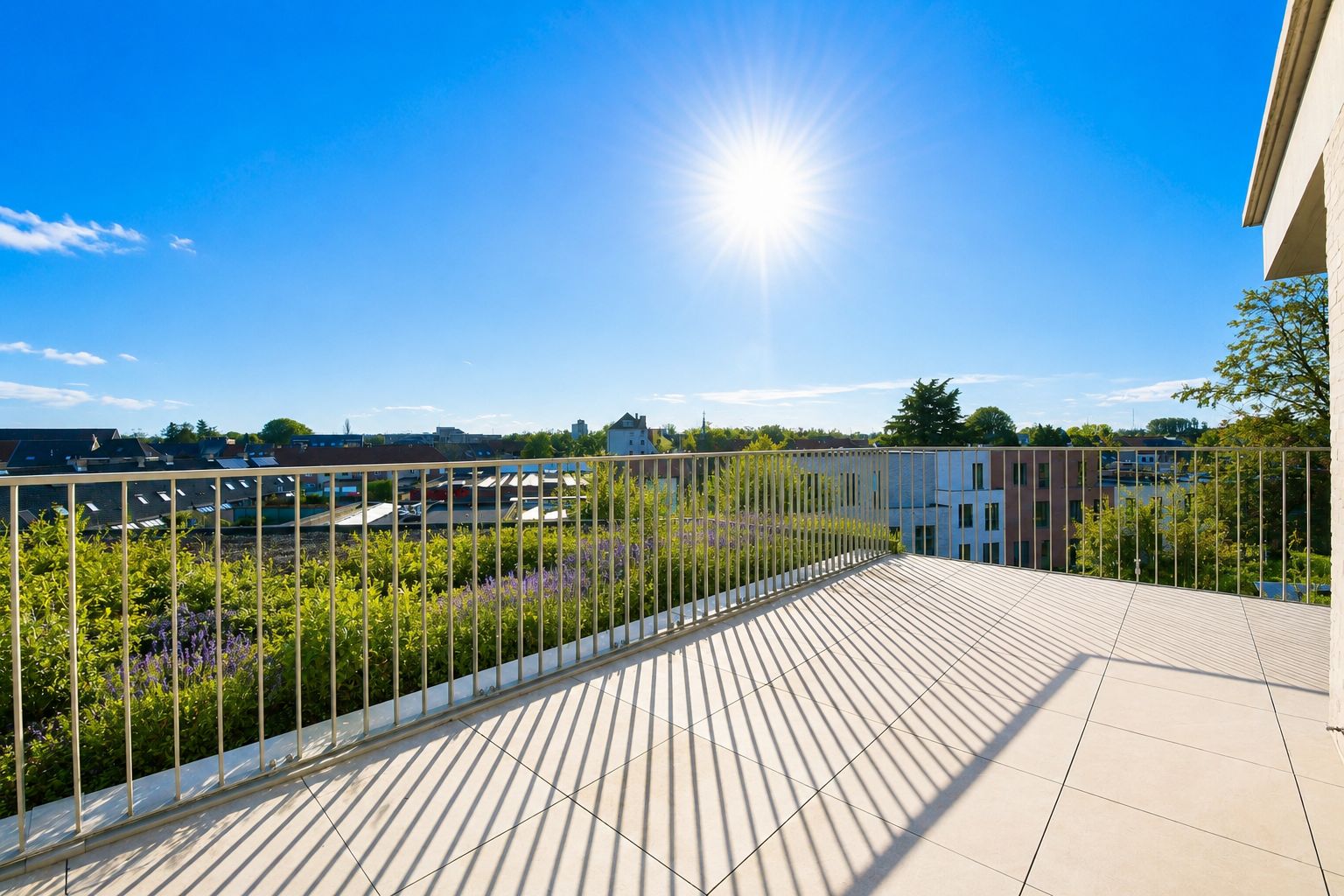 Penthouse met 3 slpk, 2 badk, groot terras, gar*, stpl* en kelder* voor 395.000 EUR excl. BTW - foto 4