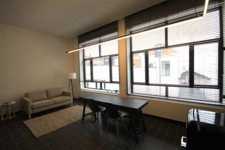 Layout: This stylishly furnished studio is located in the residential gallery "Cornelis Floris" on Everdijstraat in Antwerp. The building was...