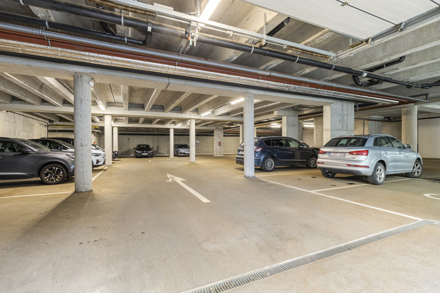 Commerciële toplocatie – baanwinkel (ca. 930 m²)  te huur in Oostende - foto 5