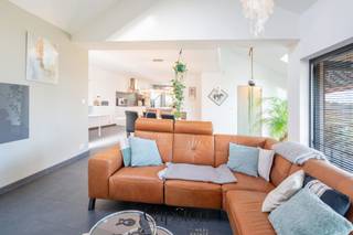 Deze eigendom is gelegen in een landelijke omgeving in Moerbeke, een deelgemeente van Lokeren. De locatie combineert rust met een...