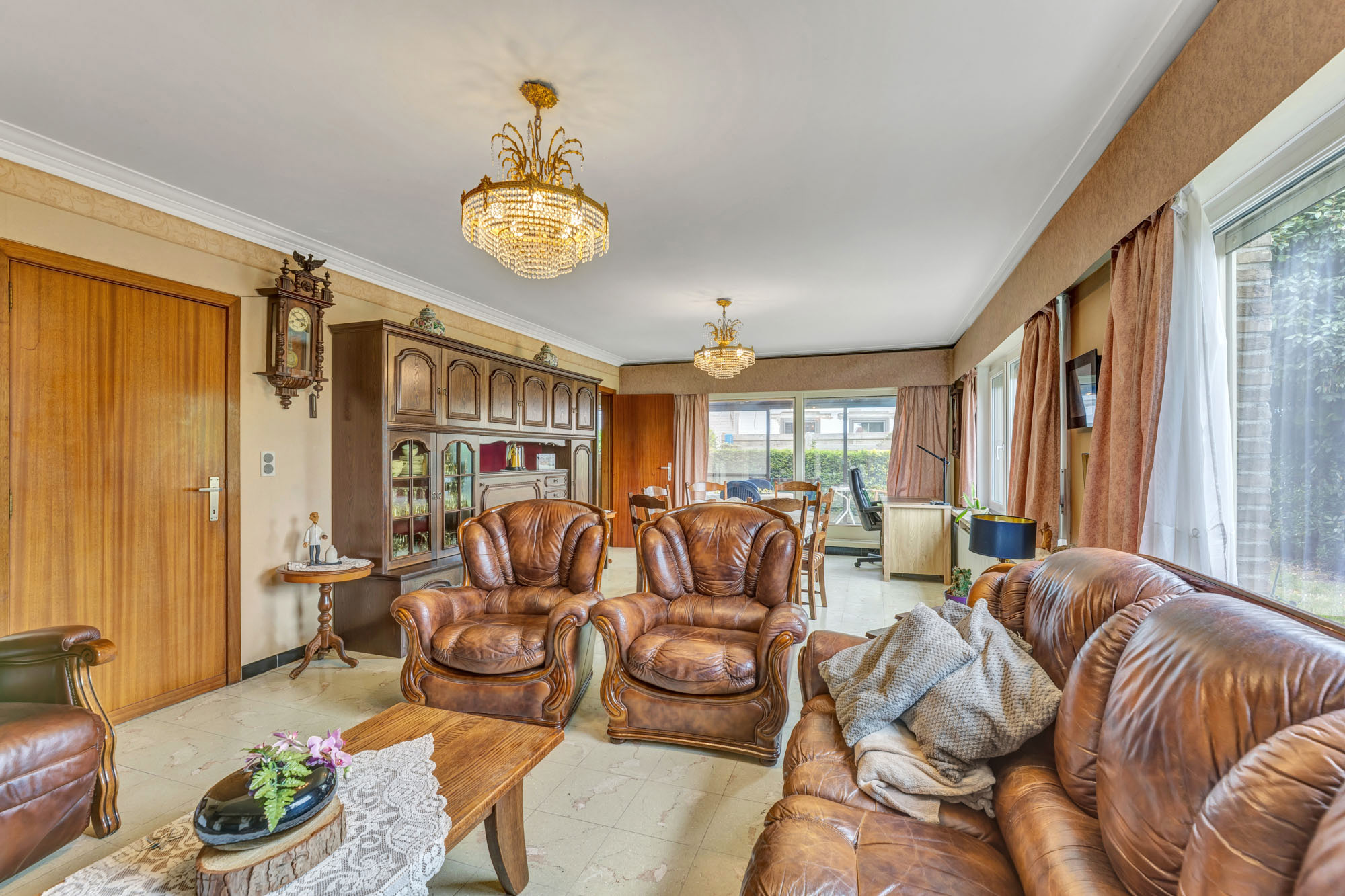 Ruime bungalow met uitzonderlijk potentieel op toplocatie - foto 5