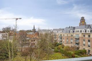 Ruim 2-slaapkamerappartement op de 3de verdieping met prachtig uitzicht op de Abdij van Vorst. Het appartement beschikt over EPC C en is...