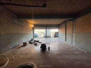 Te huur, staanplaats nabij het centrum van OudenaardeDeze STAANPLAATS bevindt zich op een UITERST GUNSTIGE LOCATIE nabij het CENTRUM van Oudenaarde...