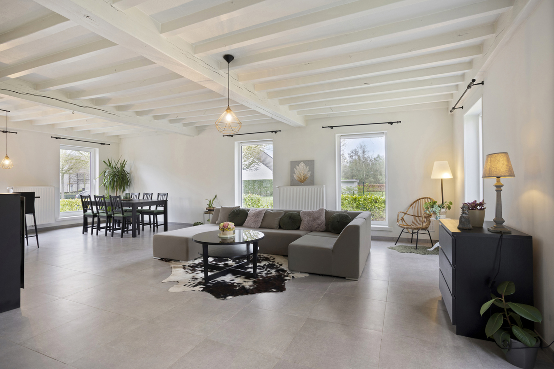 Gerenoveerde bungalow met 3 slaapkamers, tuin en garage - foto 4