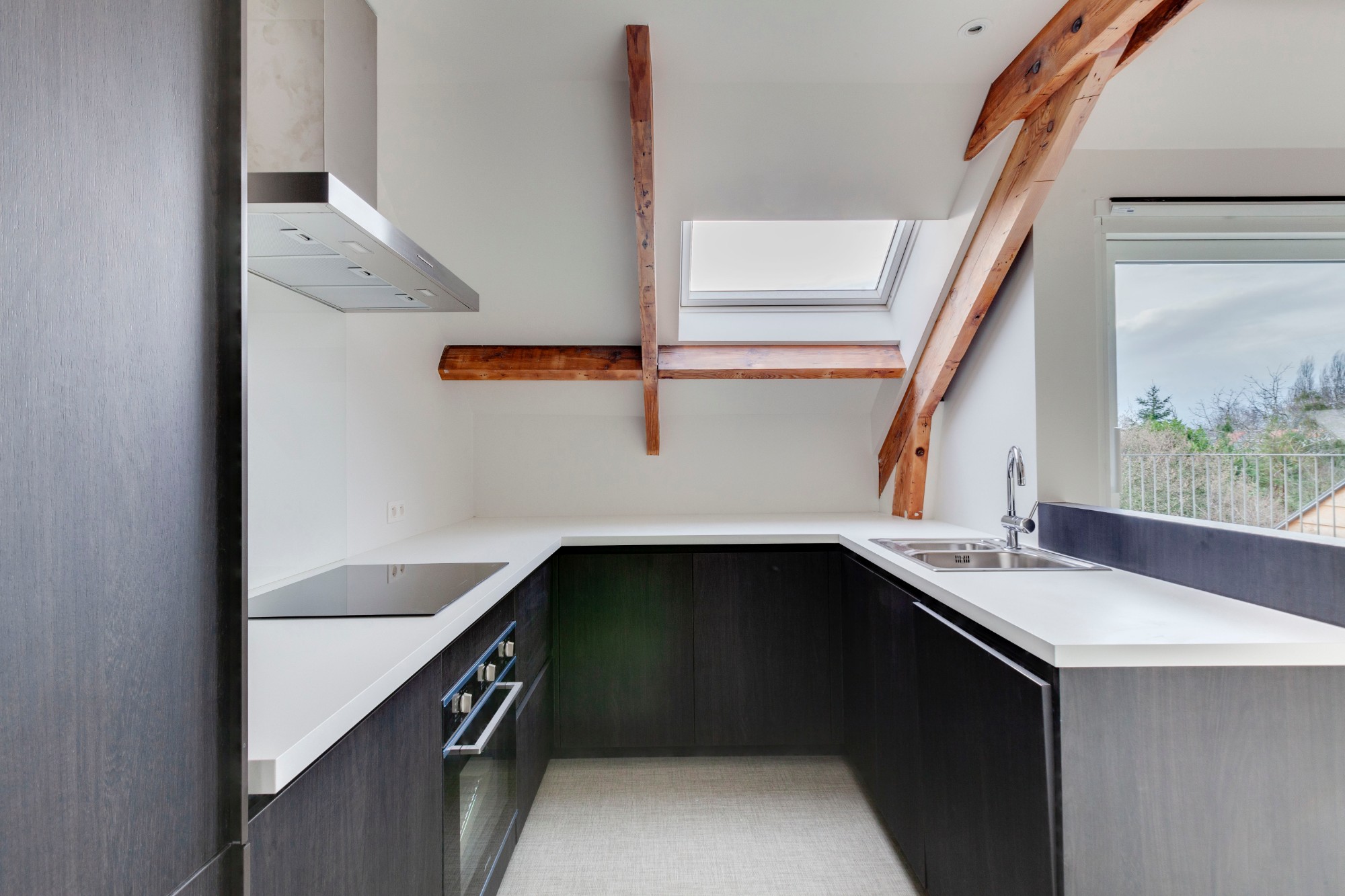 Stijlvol 2 slaapkamer appartement in groene parkomgeving - foto 3