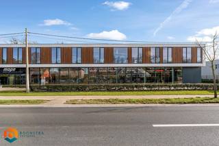 Op een geweldige locatie nabij het centrum van Putte bevindt zich deze kantoorruimte met ruim terras (bouwjaar : 2020). U geniet hier van...