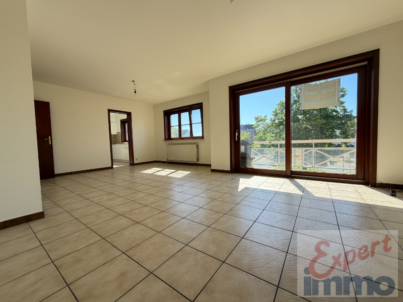 Heel gezellig, lichtrijk, ruim (90 m²) EN goed geïsoleerd appartement met 2 slaapkamers en 2 terrassen. - foto 4
