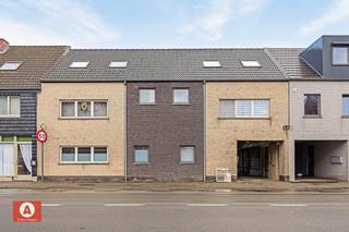 Recent Gelijkvloers-appartement mét terras. In een rustige residentie vlakbij Buggenhout en Opdorp op een gunstige verbindingsweg naar...