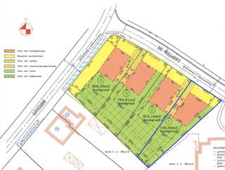 Bouwgrond van 749,34 m² geschikt voor het bouwen van een vrijstaande woning, deel uitmakend van een kleine verkaveling te Tielen. <br /><br />Het perceel is rustig gelegen nabij het centrum van Tielen in een groene omgeving. <br /><br />Perceelbreedte vooraan van 19,97 meter en een perceeldiepte van circa 50 meter. <br /><br />Het perceel is geschikt voor het bouwen van een open bebouwing met een gevelbreedte van circa 12 meter, bouwdiepte gelijkvloers 17 meter, 13 meter 1ste verdieping en 9 meter onder dak. Zowel zadeldak als platdak zijn mogelijk. <br /><br />In de zijtuinstrook ter hoogte van lot 2 is een garage of carport toegelaten en achteraan is een zone voor bijgebouwen voorzien met een maximale oppervlakte van 75m². <br /><br />De loten zijn gelegen op wandel- en fietsafstand van het centrum van Tielen, winkels, scholen en het treinstation. <br /><br />Troeven:<br />•Groot perceel.<br />•Vrijstaande bebouwing. <br />•Uitstekende zuidwest oriëntatie met zon vanaf de middag. <br />•Treinstation en centrum op fietsafstand. <br />•Bijgebouw mogelijk. <br /><br />Indien u meer informatie wenst (verkavelingsplan, verkavelingsvoorschriften, …) of een plaatsbezoek wenst, tel. 014715008 of e-mail: info@vastgoedpicavet.be<br />
