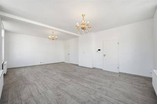 Discover this affordable, move-in ready apartment with balcony, excellently located on Frans Reyniersstraat, in the heart of quiet Hombeek (zone...