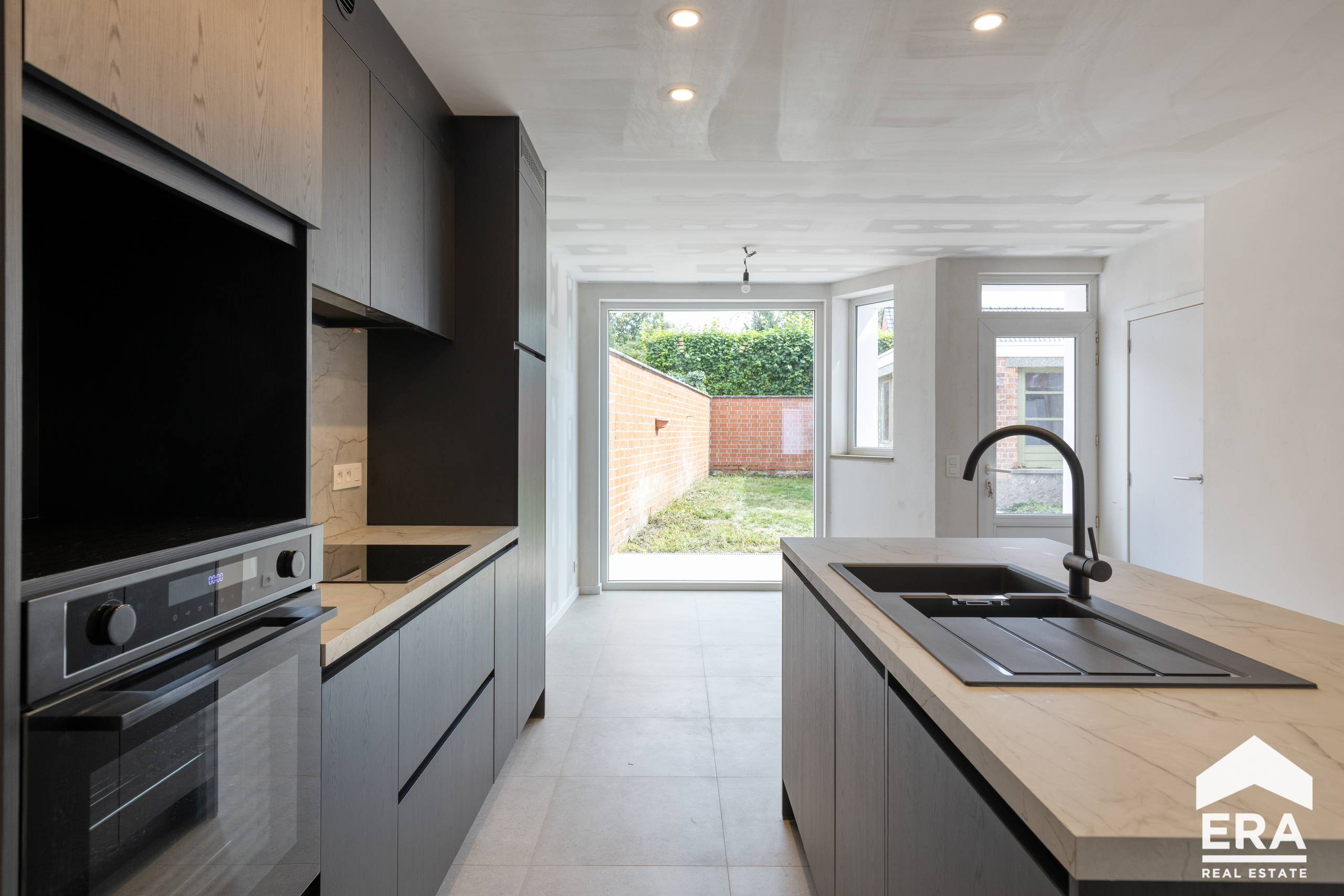 House for sale in Zwevezele with 4 bedrooms - photo 3