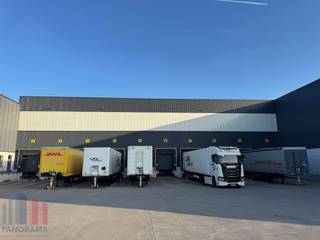 Gelegen in de industriezone van Kortrijk Noord, op slechts 1 minuut van de Ringlaan (R8) en op ca 5min van de E17, met een uitstekende...