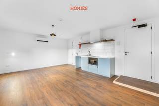 Deze gezellige en comfortabele woonst op de gelijkvloerse verdieping maakt deel uit van een authentiek gebouw met mooie uitstraling dat in...