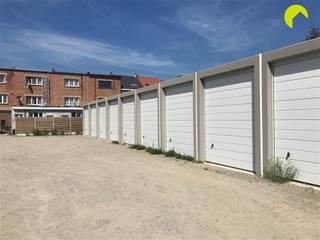 Recent garagecomplex, zeer centraal gelegen in Boom, telt in totaal 22 garageboxen.De garages zijn te bereiken via een doorrit die uitkomt in de Van...
