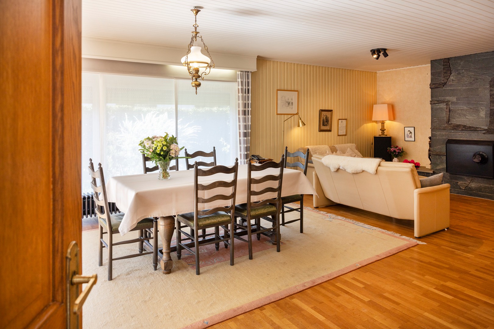 Residentieel gelegen gelijkvloerse alleenstaande woning. - foto 4