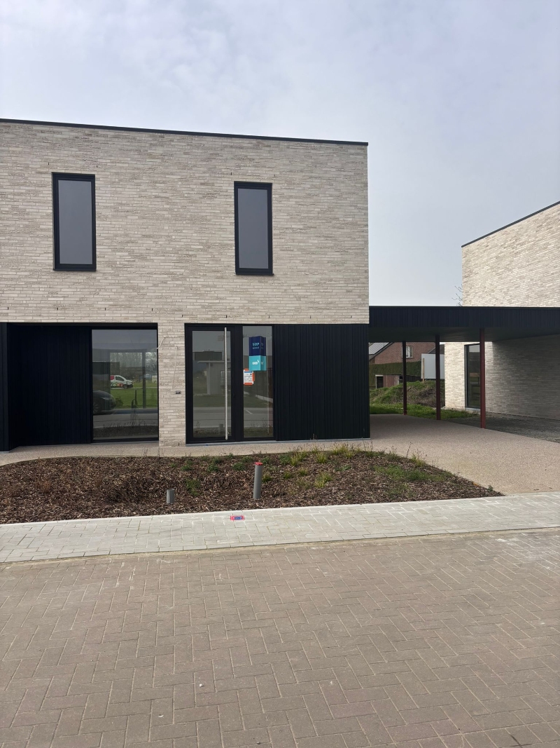 Halfopen woning - foto 1