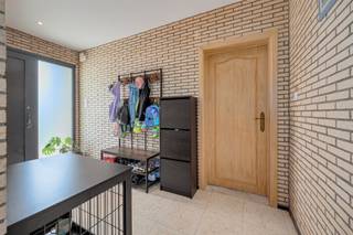 <p><span>This </span><span>fully detached villa</span><span> is </span><span>for sale</span><span> on </span><span>Turnhoutsebaan</span><span>, with very easy access</span><span> to downtown Malle</span><span>. </span></p><p><span> </span></p><p><span>This </span><span>central and convenient location</span><span> puts</span><span> you right in </span><span>the heart of Malle</span><span> and within walking distance of shops, restaurants, public transportation, and easy access to surrounding municipalities.</span></p><p><span> </span></p><p><span>This</span><span> move-in-ready home </span><span>features a driveway with a separate </span><span>garage, offering plenty of parking options. </span><span>It also features a </span><span>spacious garden</span><span> that enjoys full sun all day long, a </span><span>south-facing terrace</span><span> adjacent to a </span><span>heated pool</span><span>, and a total of </span><span>3 bedrooms and a separate home office</span><span>.</span></p><p><span> </span></p><p><span>Ground Floor:</span></p><p><span> </span></p><p><span>- entry hall with separate guest restroom</span></p><p><span>- bright living room with a cozy cassette fireplace</span></p><p><span>- fully equipped, closed-off kitchen</span></p><p><span>- Adjacent to the kitchen is a convenient, cool storage room</span></p><p><span>- access to the patio and the beautiful garden</span></p><p><span> </span></p><p><span>1st floor:</span></p><p><span> </span></p><p><span>- Landing</span></p><p><span>- 3 bedrooms</span></p><p><span>- home office</span></p><p><span>- fully equipped bathroom</span></p><p><span> </span></p><p><span>Highlights:</span></p><p><span>- South-facing garden and living area</span></p><p><span>- Ready to move in</span></p><p><span>- Spacious double garage</span></p><p><span>- Large garden and heated pool </span></p><p><span>- 3 bedrooms + separate office space</span></p><p><span> </span></p><p><span> </span></p><p><span>Are you interested in this villa for sale in Boechout, looking for other properties, or would you like to know the value of your home? Then you’ve come to the right place at BOLT immo! We’d be happy to help you.</span><span> </span></p><p><span> </span></p>