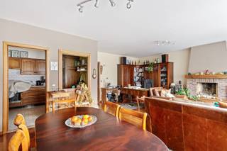 In het hart van Duffel bevindt zich dit instapklare appartement, ideaal voor wie op zoek is naar een ruime en aangename woonst met tal...