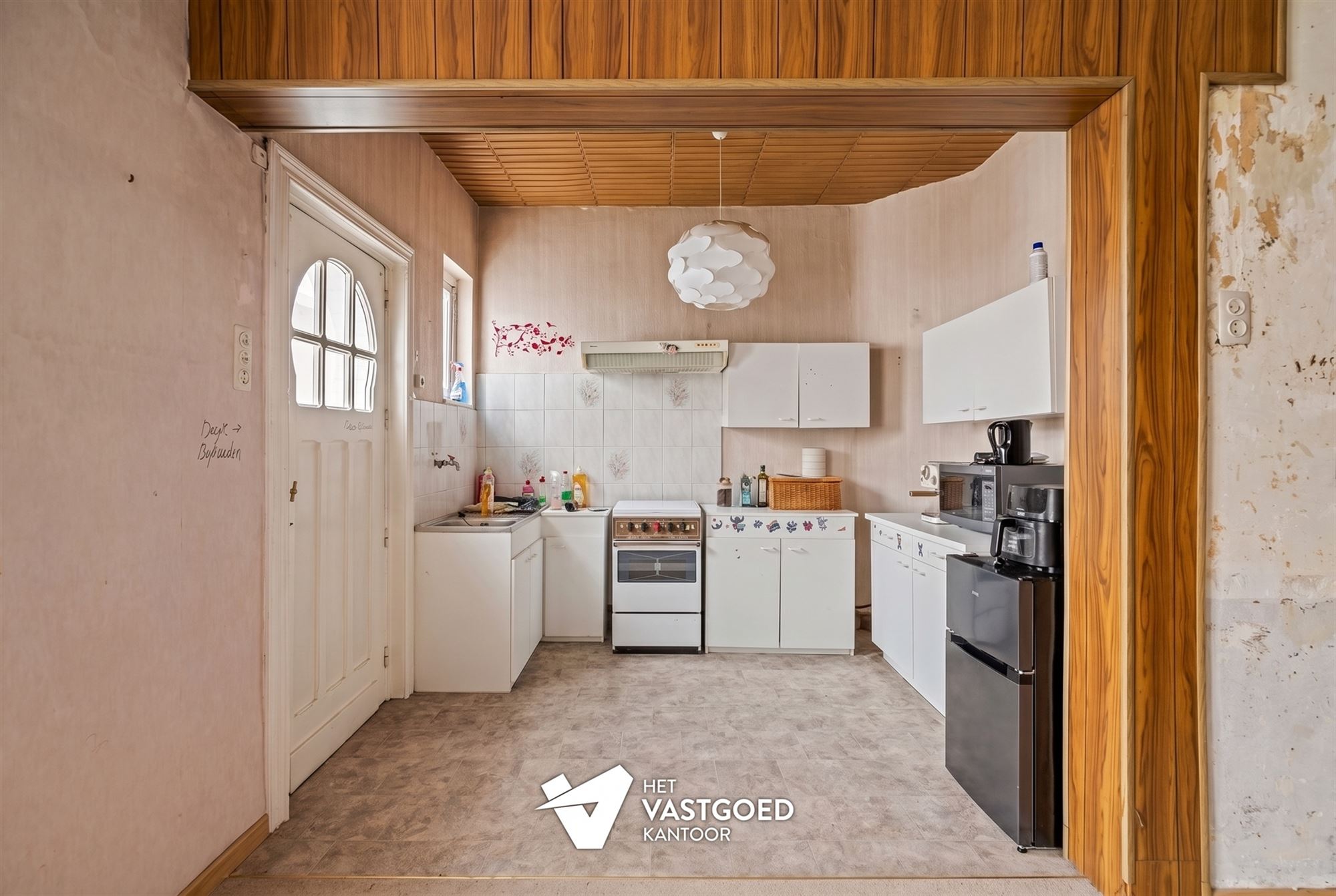 TE RENOVEREN KARAKTERVOLLE WONING MET 3 SLAAPKAMERS TE BERINGEN-MIJN - foto 4