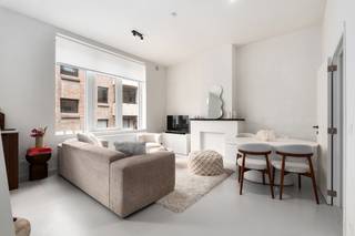 Te koop: prachtig gerenoveerd appartement in het centrum van Dendermonde. Dit appartement, gelegen in de Sint Rochusstraat, combineert een stijlvolle...