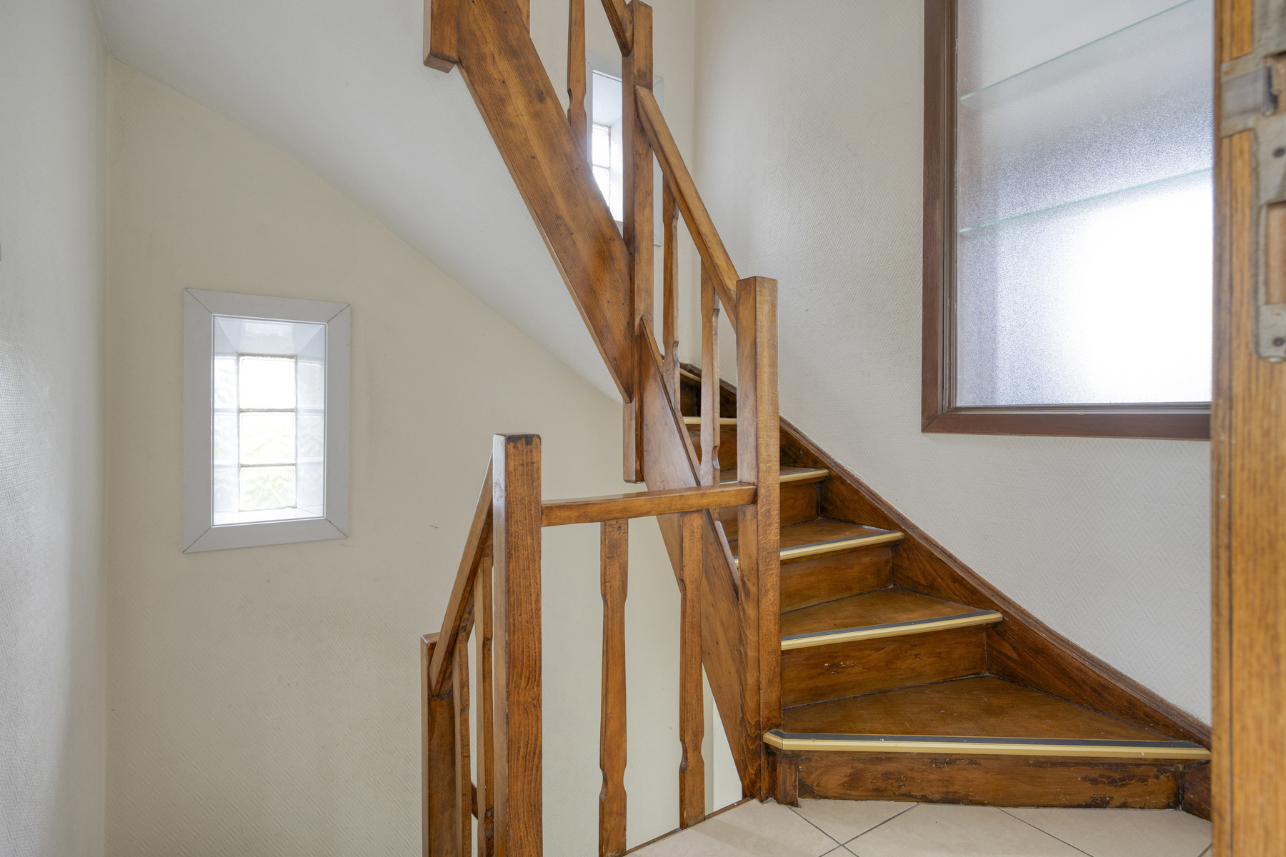 Woning met 4 slaapkamers, garage en tuin - foto 5