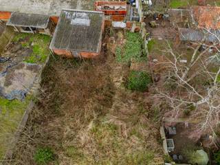 Voor meer info contacteer Eva via 0475 69 38 22 of via eva@vicusvastgoed.beIn het centrum van Eernegem we deze ruime bouwgrond aan met een totale...