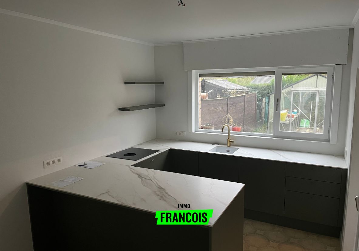 Ruime gezinswoning met 3 slaapkamers te Assebroek. - foto 1