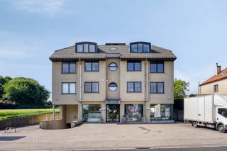 Dit instapklare duplexappartement bevindt zich op de tweede en derde verdieping van een kleinschalige residentie en biedt een ideale combinatie...