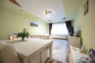 Dit aangename appartement is gelegen op het gelijkvloers en biedt daardoor een uitstekende toegankelijkheid. Het maakt deel uit van een...