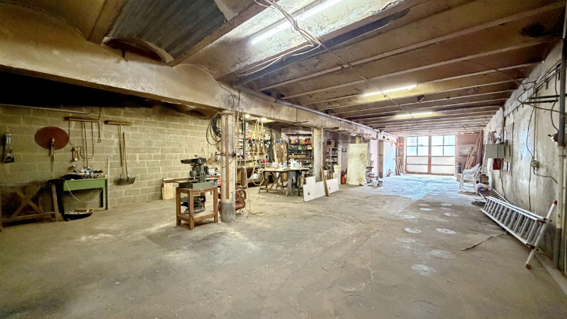 Opbrengsteigendom met 7 appartementen + ruime garage-magazijn 150m² - photo 4