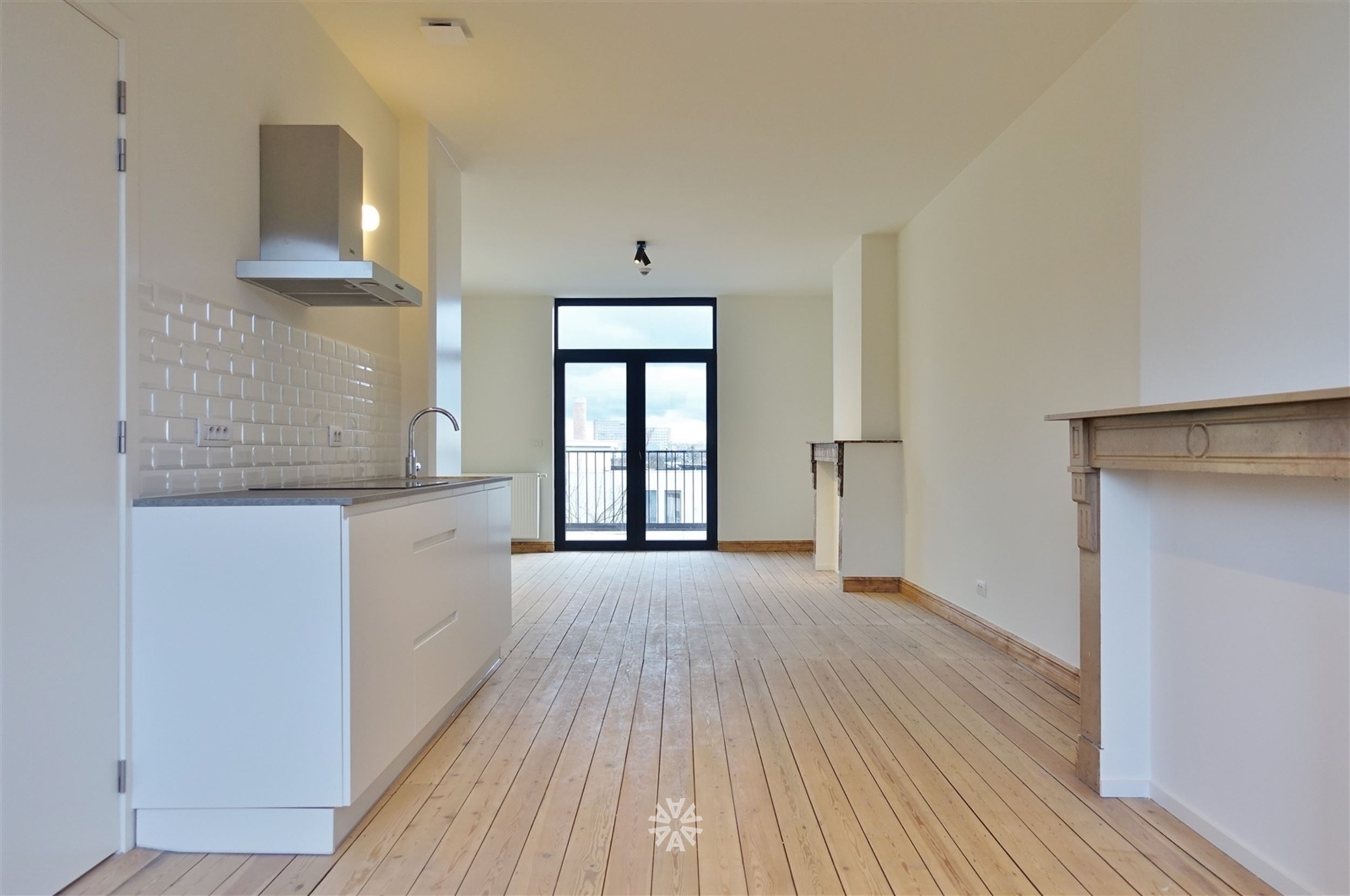 Gerenoveerd appartement met terras te huur in Gent aan station Gent-Sint-Pieters - foto 5