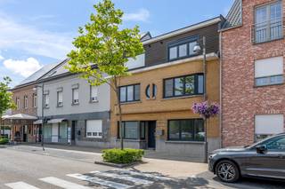 Op een uitstekende locatie te Schriek bevindt zich dit prachtig appartement met 2 slaapkamers en leuk terras. Het appartement is grondig...