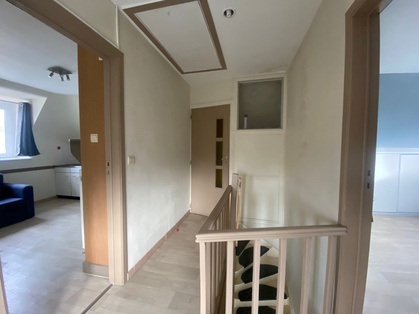 Te renoveren appartement met 1 ruime slaapkamer en mogelijkheid tot aankoop garage in gebouw - foto 4