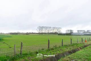 VALIMMAS verkoopt dit mooi gelegen perceel weiland te Opwijk (grens Baardegem). Oppervlakte: 40 are 80 ca. Gewestplan: agrarisch gebied...