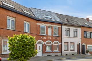 Willebroek: volledig gerenoveerde, instapklare rijwoning met garageOp zoek naar de ideale starterswoning? Of zoek je gewoon meer ruimte waar je nog...