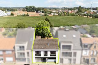 <p>Wie zoekt naar een woning waar wonen en werken perfect gecombineerd kan worden, is deze handelswoning een unieke opportuniteit!<br /><br />De commerciële ruimte bestaat uit maar liefst 25 m², aangevuld met een wachtzaal, receptieruimte, toilet en een extra bergruimte van 4 m². Hierdoor is dit pand uitermate geschikt voor tal van vrije beroepen of wie wilt wonen met creatieve ruimtes, met de mogelijkheid om tot vijf slaapkamers te creëren. Dankzij de royale indeling biedt deze woning alle opportuniteiten om volledig naar eigen smaak en wensen in te richten.<br /><br />Buiten geniet u van een zeer aangename, grote tuin met een extra uitweg, ideaal voor een vlotte bereikbaarheid. Verder beschikt het pand over een oprit en garage, wat zorgt voor extra comfort en voldoende parkeermogelijkheden.<br /><br />Troeven op een rij:<br />• Handelswoning met enorm potentieel<br />• Praktijk-/ bureauruimte van 25 m² met wachtzaal, receptie, toilet en berging<br />• Ruime privéwoning met mogelijkheid tot 5 slaapkamers<br />• Grote, zonnige tuin met extra uitweg<br />• Oprit en garage<br />• Geen renovatieverplichting!<br />• Ideaal voor een combinatie van wonen en werken of als investering<br /><br />Een unieke kans voor wie op zoek is naar een eigendom met tal van mogelijkheden op een aantrekkelijke locatie. Ontdek zelf het potentieel van dit veelzijdige pand en plan vandaag nog uw bezoek op nummer 0470/79 66 20<br /><br />De opgegeven informatie en oppervlaktes zijn informatief en niet bindend.</p>