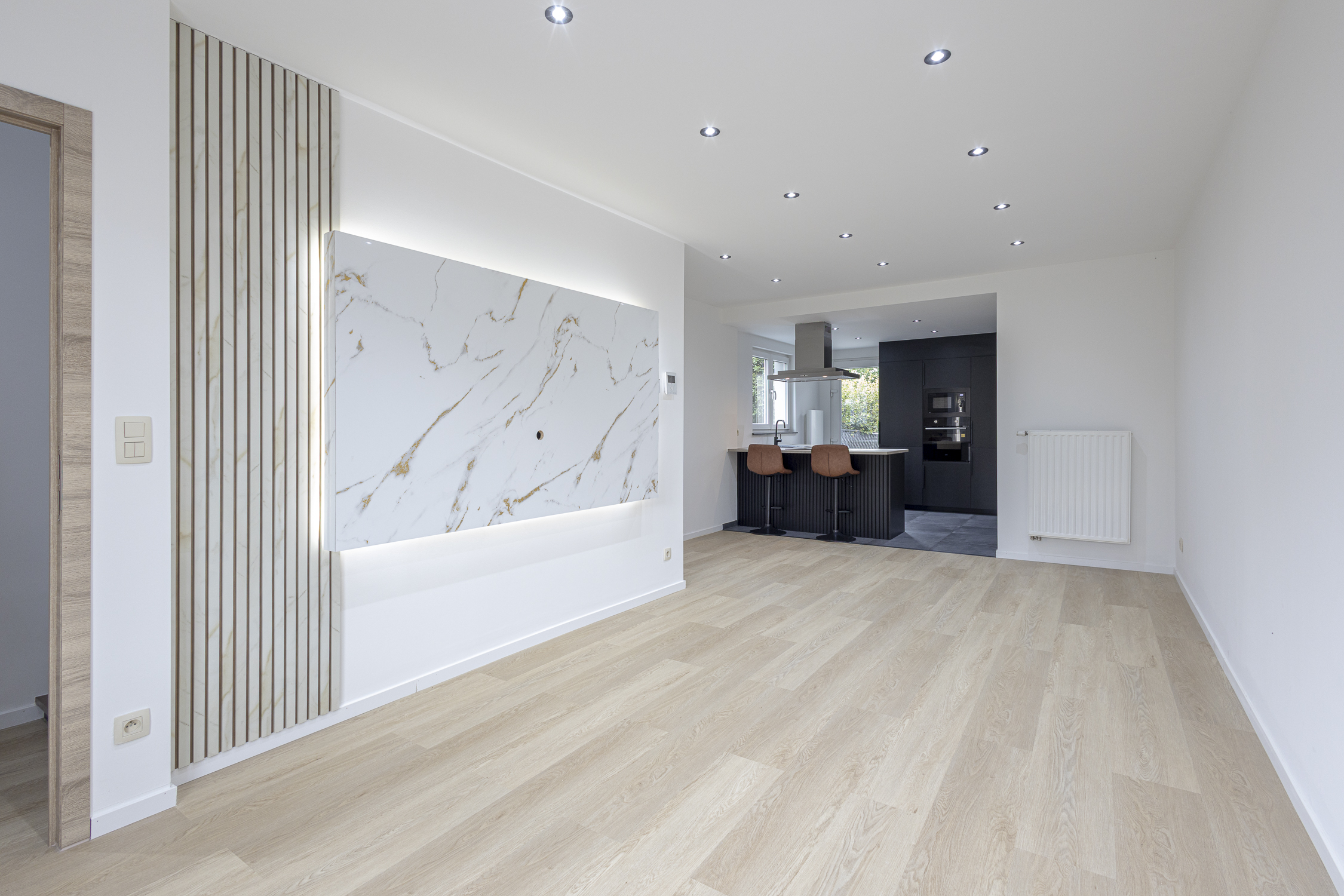 Gerenoveerde woning met 3 kamers, tuin, atelier en studio. - foto 2