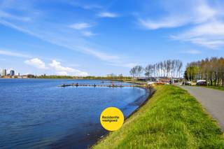 Deze verzorgde gesloten bebouwing, volledig gerenoveerd in 2019, is rustig gelegen in Bredene en geniet van een mooi zicht op de Spuikom. De woning...
