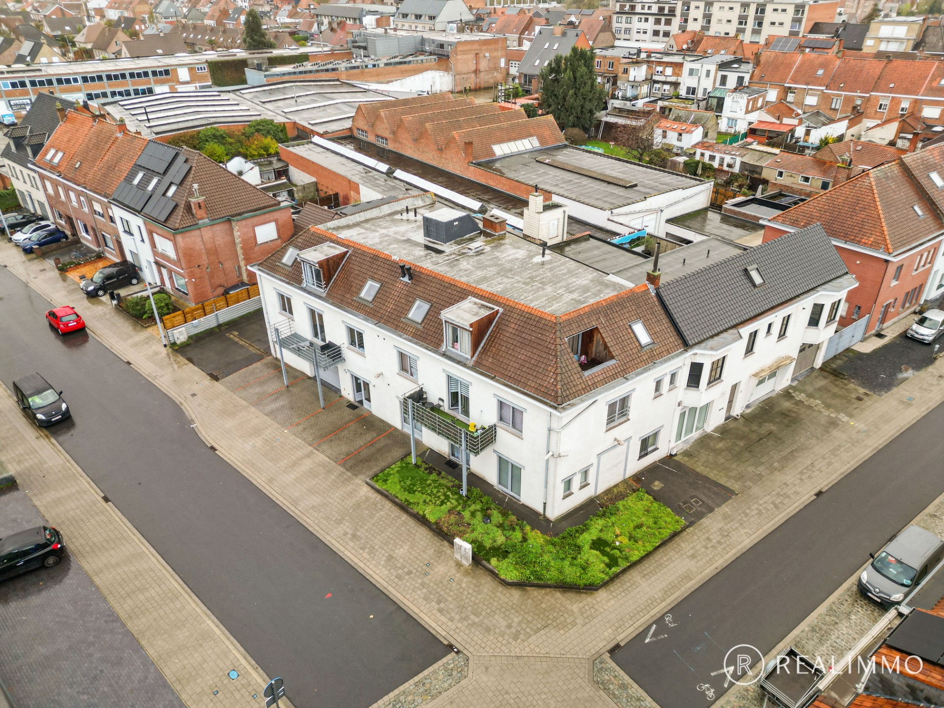 Kleinschalige residentie met 5 appartementen in Harelbeke - photo 4