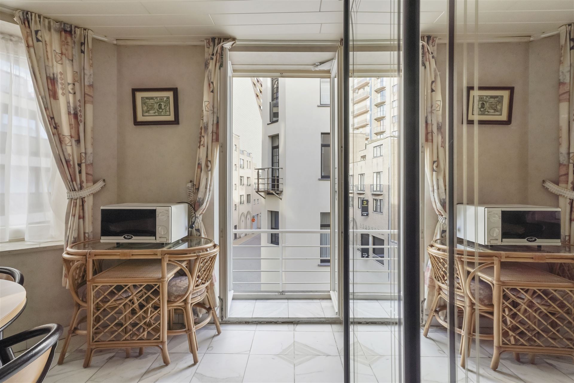 SLAAPHOEK / CENTRALE LIGGING - foto 5