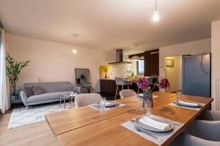 Energiezuinig appartement (ca. 112 m²) met 2 ruime slaapkamers, terras én garagebox – rustig gelegen in DuffelBent u op zoek naar een lichtrijk en...