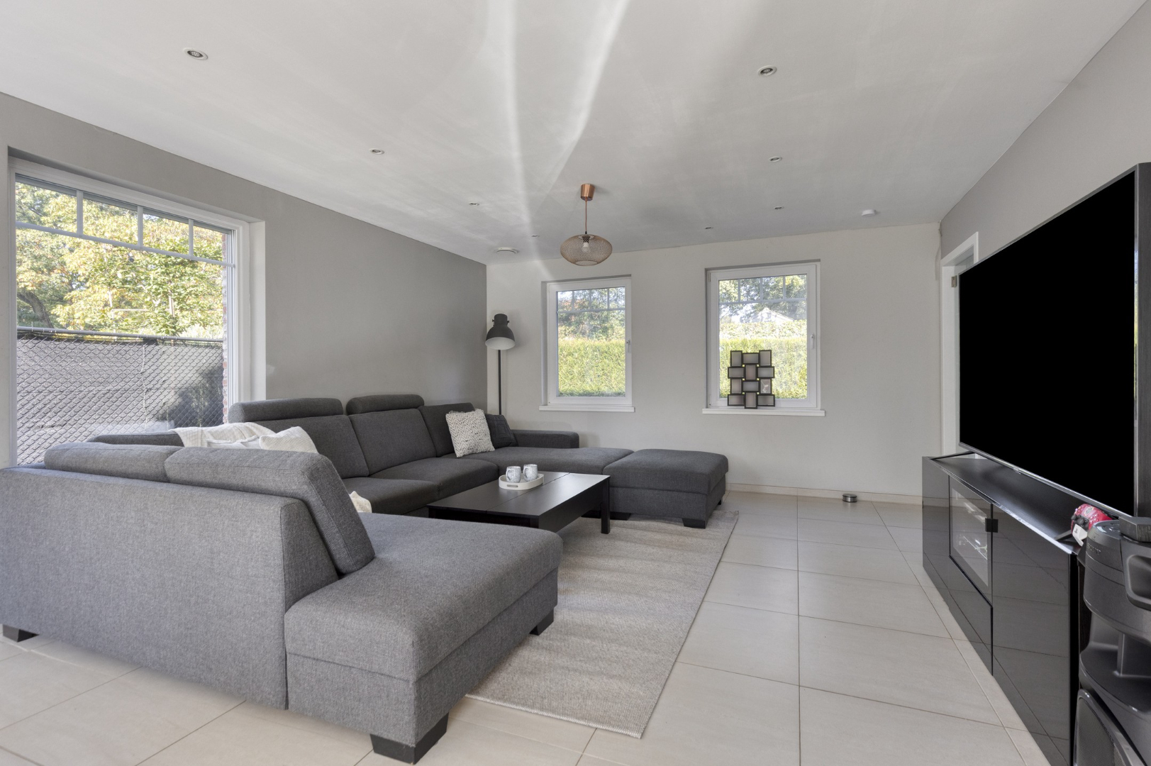 Vrijstaande woning van 2015 met 3 slaapkamers, volledige kelder en zuidgerichte tuin in Schilde. - foto 5