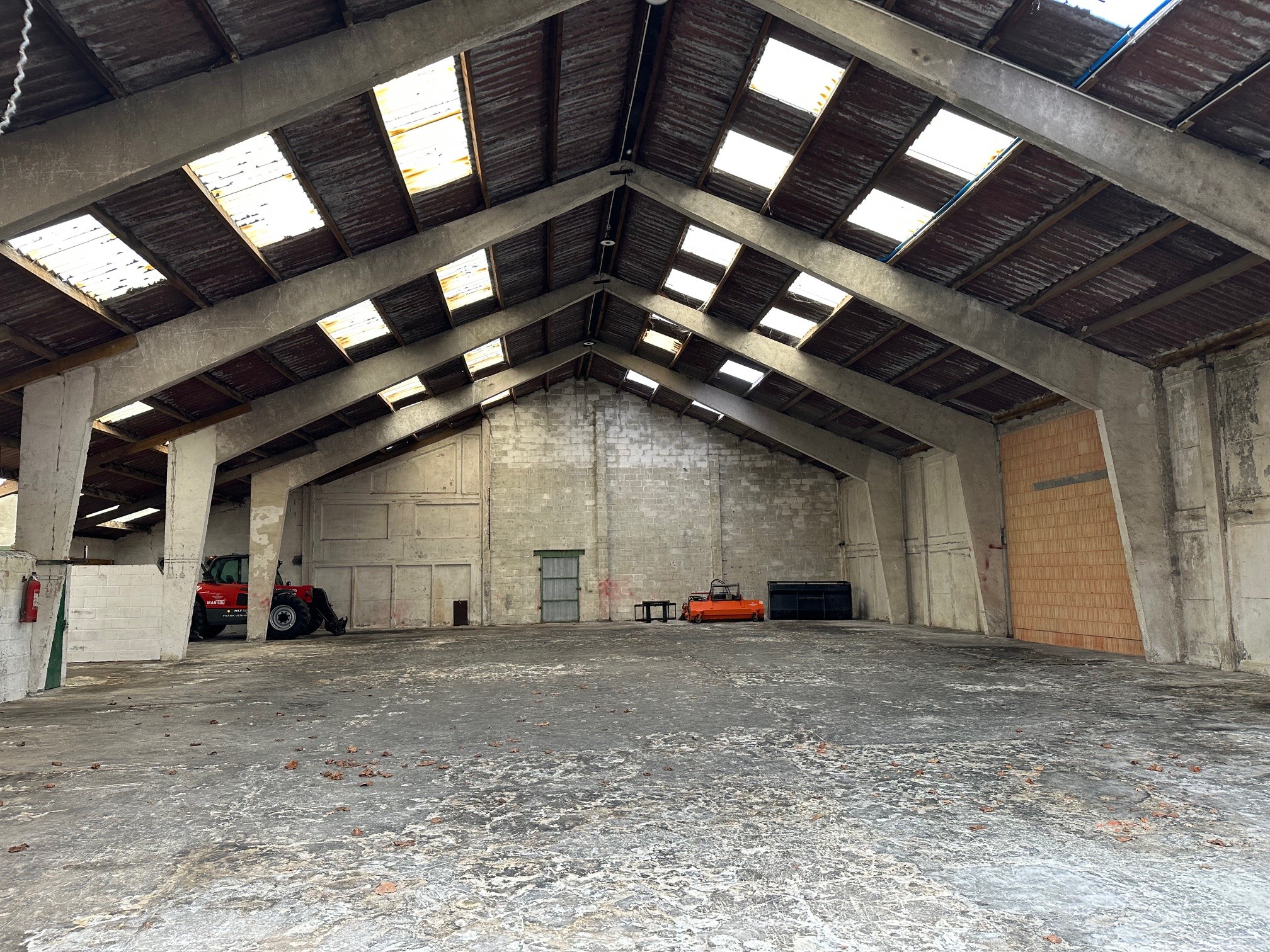 Loods te huur in Izenberge van 569m² - foto 2