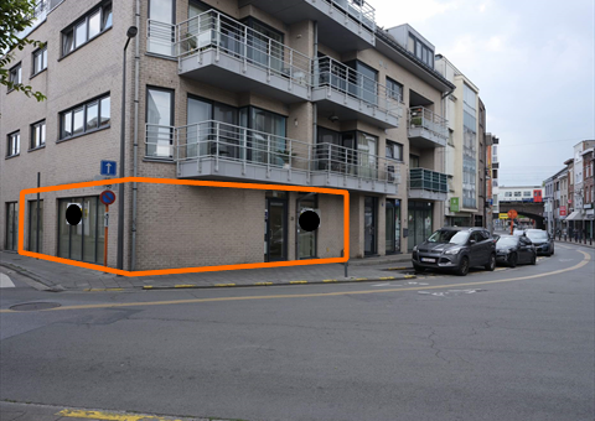 Centraal gelegen gelijkvloerse kantoorruimte te Aalst - foto 1