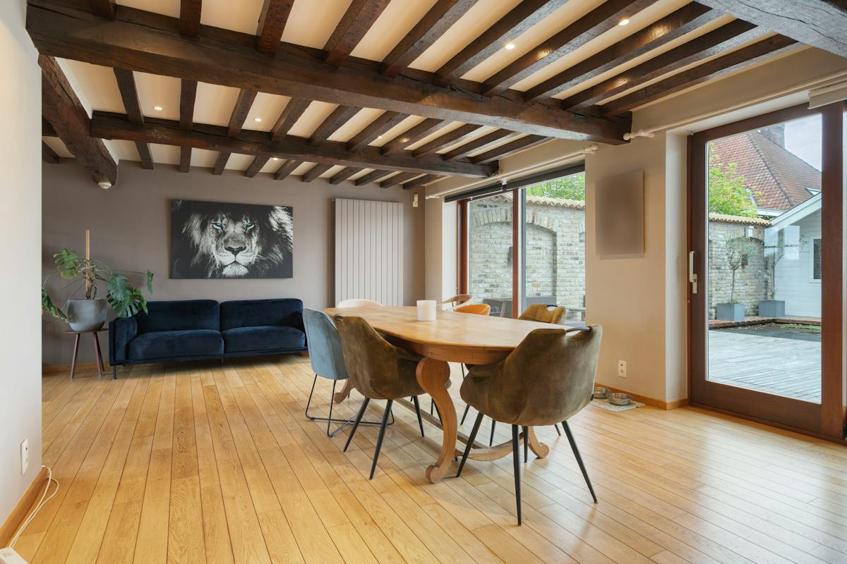 Spacieuse maison de ville avec entrepôt à vendre à Deerlijk. - photo 5