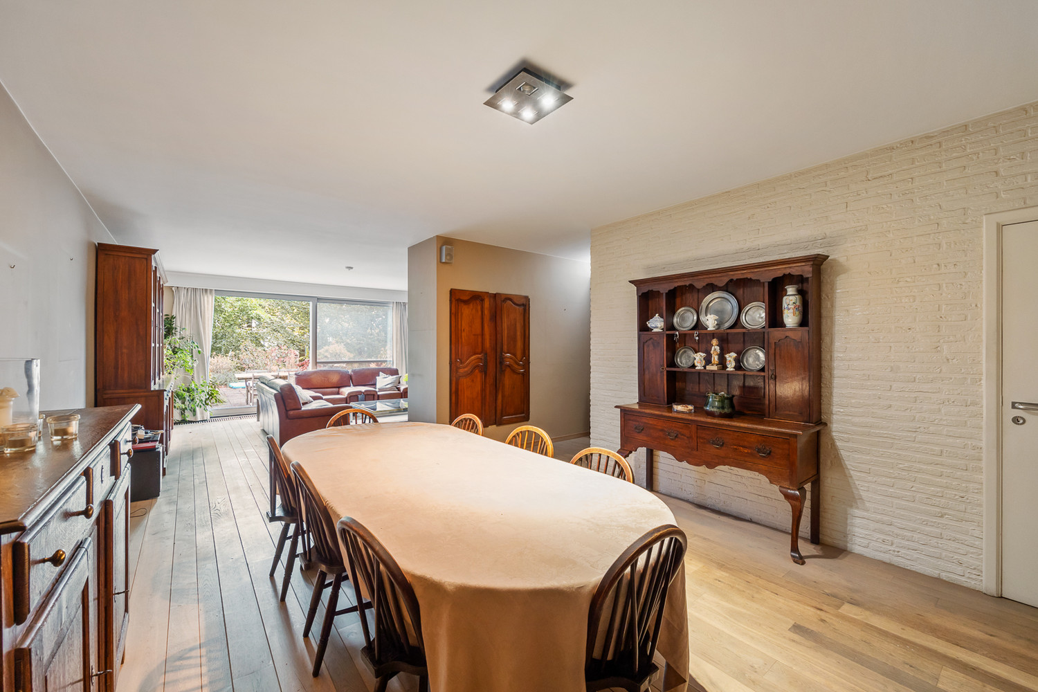 Riante seventies dokterswoning met terras en tuin op gegeerde locatie - foto 1